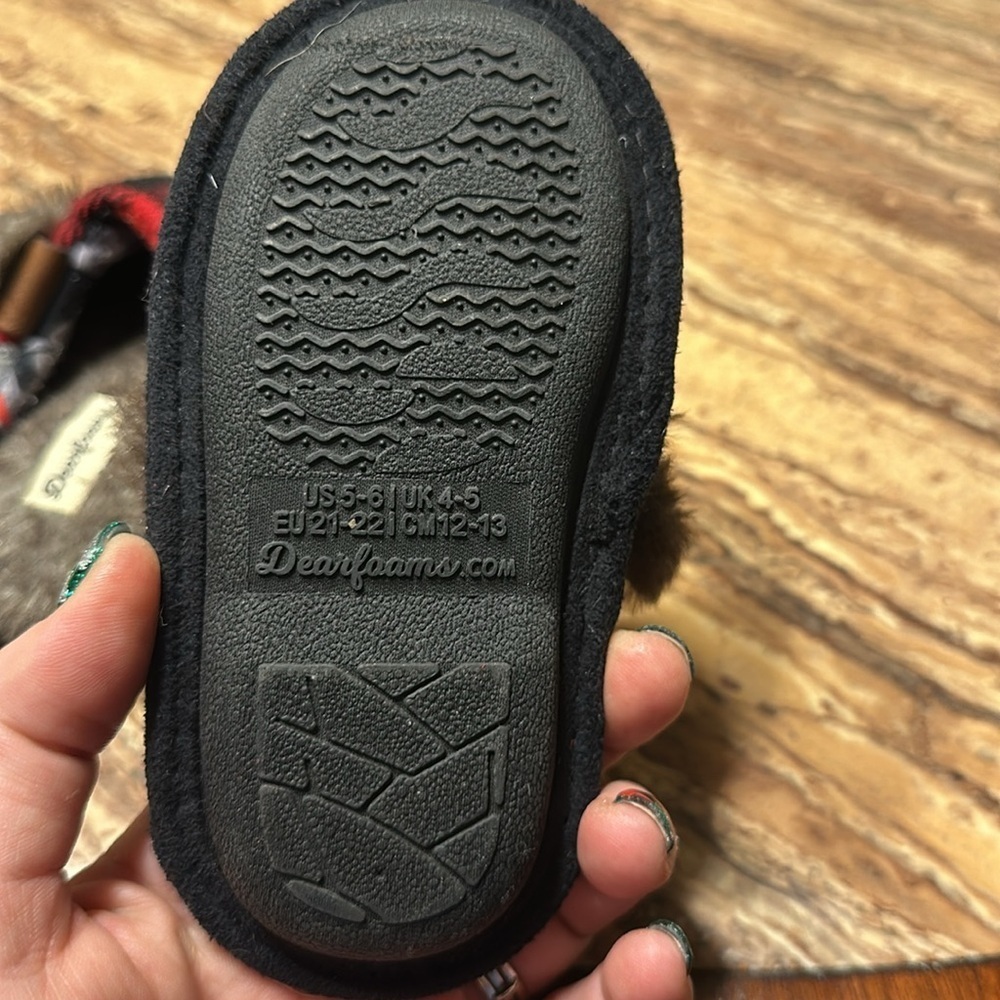 Dearforms slippers - Picture 3 of 3